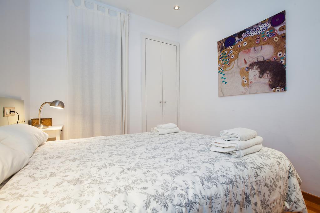 Flateli Urquinaona Apartman Barcelona Kültér fotó